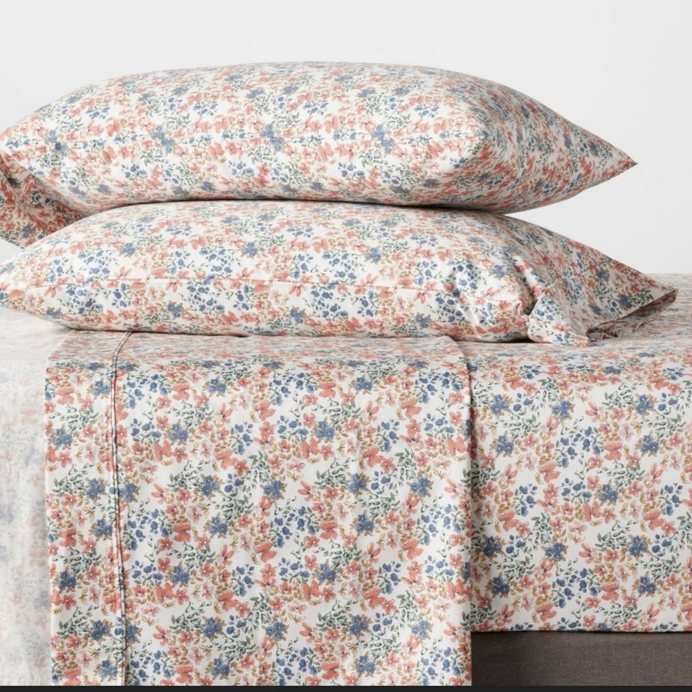 Queen Printed Performance 400 Thread Count
Sheet Set Ditsy Floral - Threshold